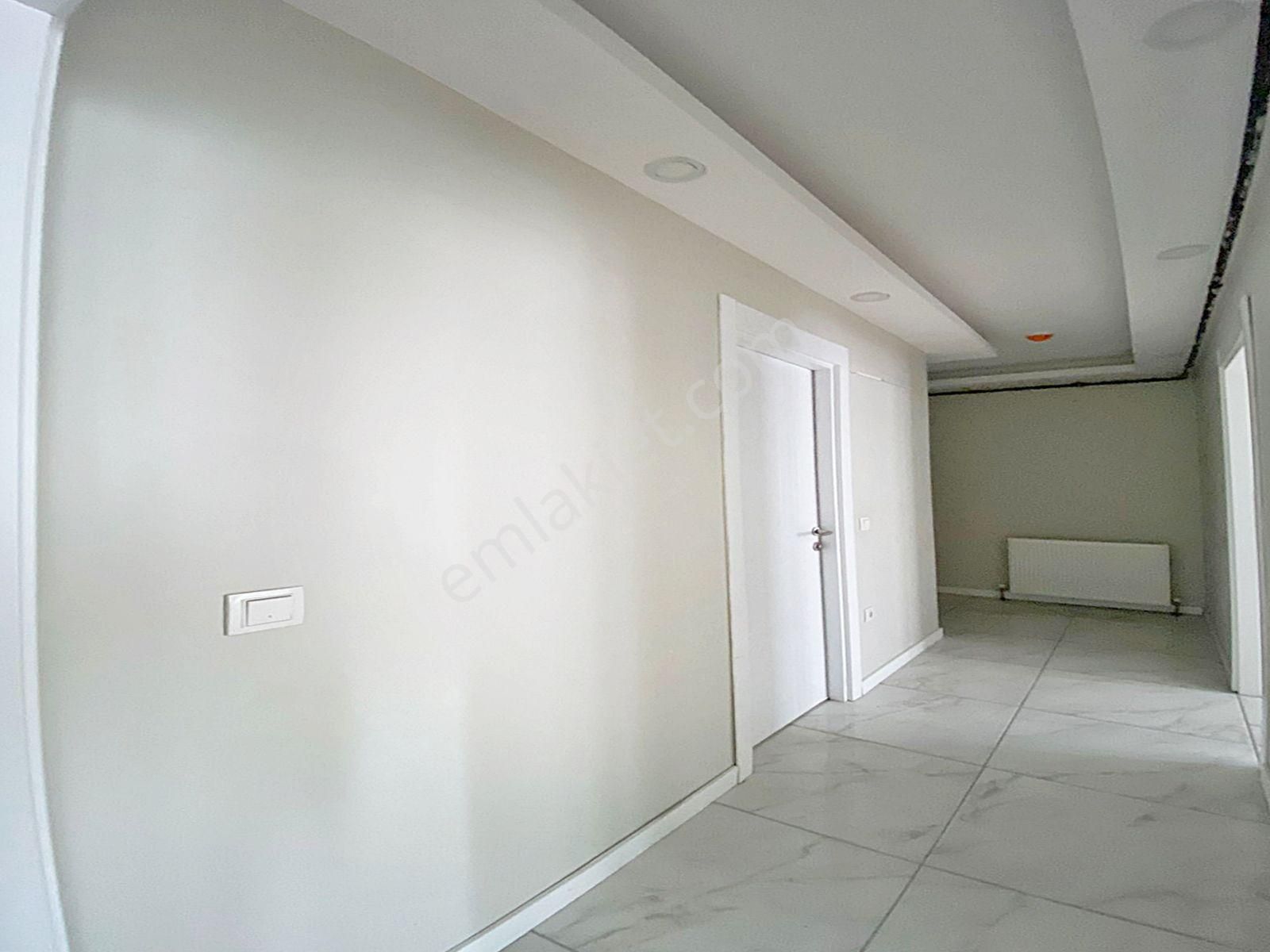 Cadde34'den Devlet Hastanesinin Dibinde Aile Oturumuna Uygun Otoparklı Sitede 2+1 Satılık Daire - Görsel 16