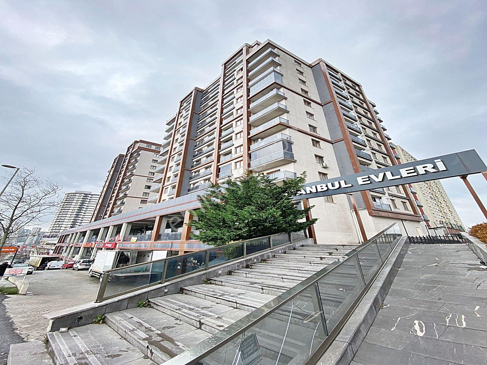 Cadde34'den Devlet Hastanesinin Dibinde Aile Oturumuna Uygun Otoparklı Sitede 2+1 Satılık Daire - Görsel 13