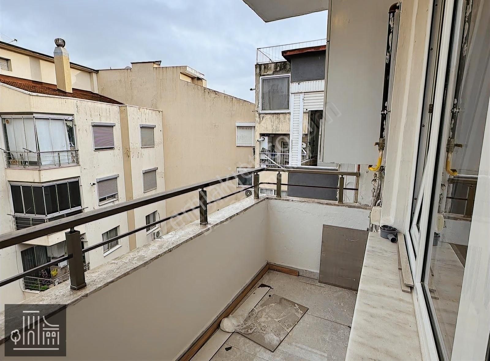 Balçova Ata Cadde Üzerinde Metroya Yakın 3+1 Asansörlü Masrafsız - Görsel 12