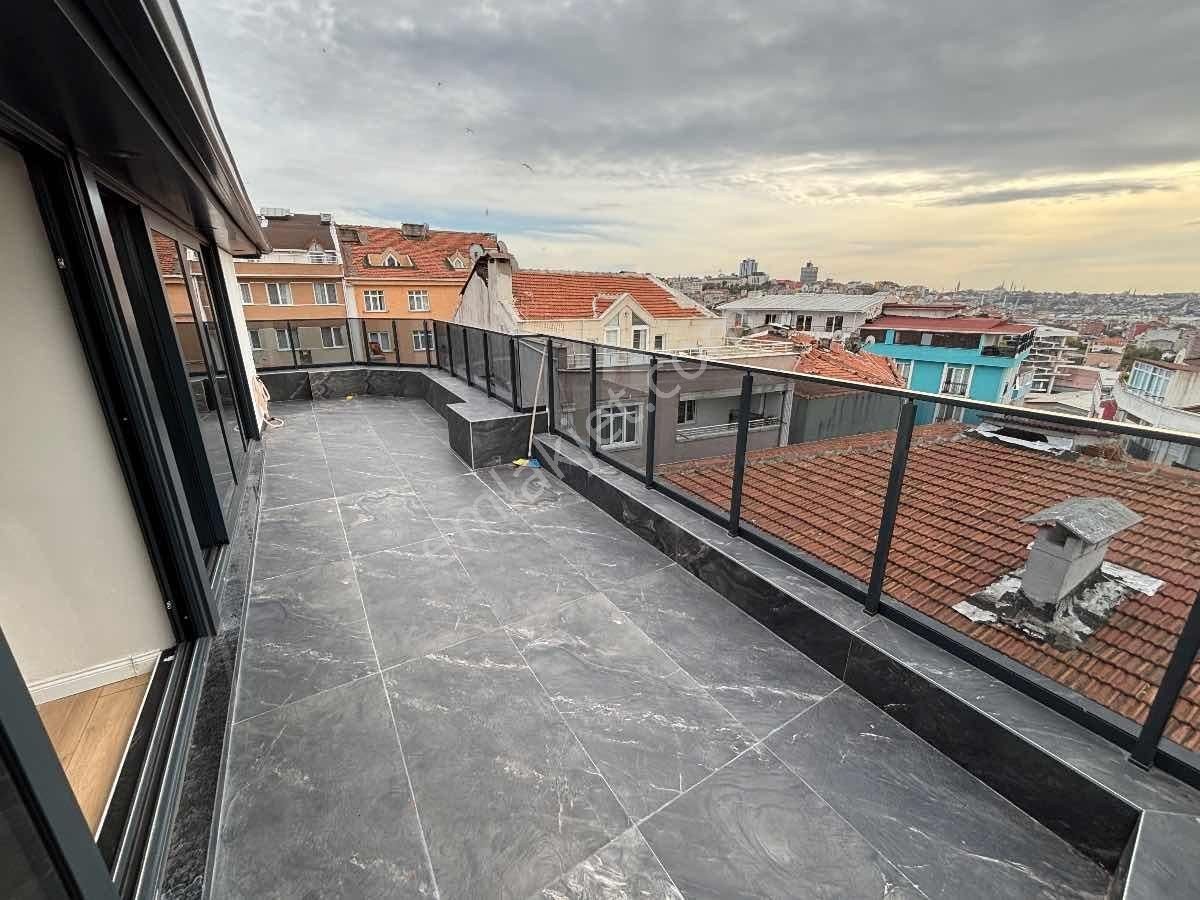 Beyoğlu'nda Haliç Ve Şehir Manzaralı Lüx Dubleks Daire - Görsel 2