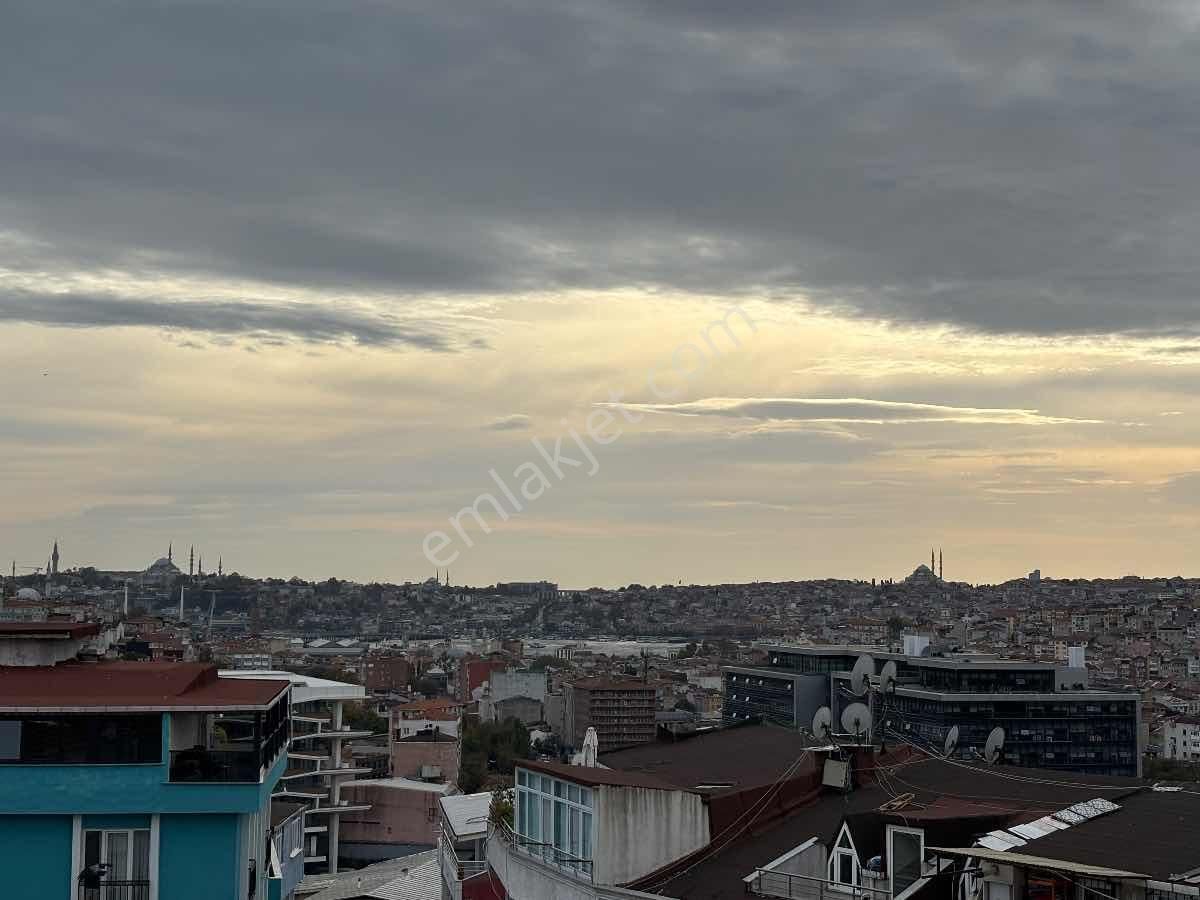 Beyoğlu'nda Haliç Ve Şehir Manzaralı Lüx Dubleks Daire - Görsel 11