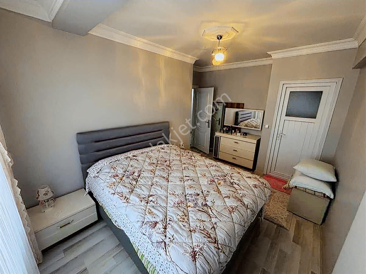 Esenler'de 3+1 Geniş Çift Cephe Ferah Daire - Görsel 3