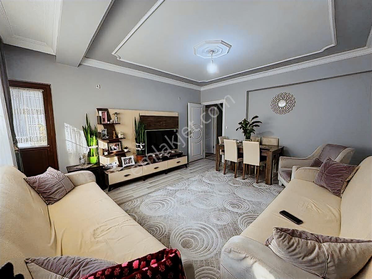 Esenler'de 3+1 Genış Çıft Cephe Ferah Daıre - Görsel 5