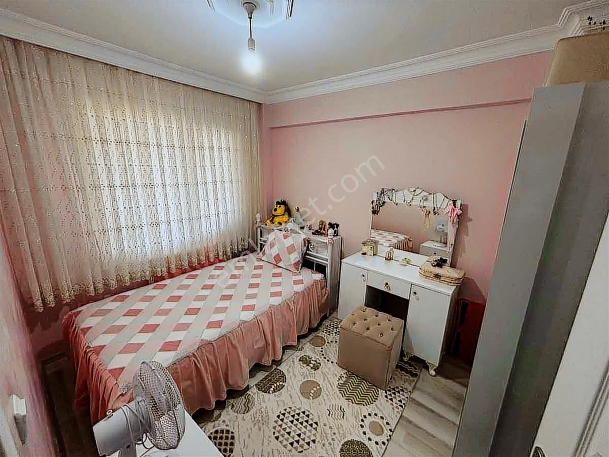 Esenler'de 3+1 Genış Çıft Cephe Ferah Daıre - Görsel 2