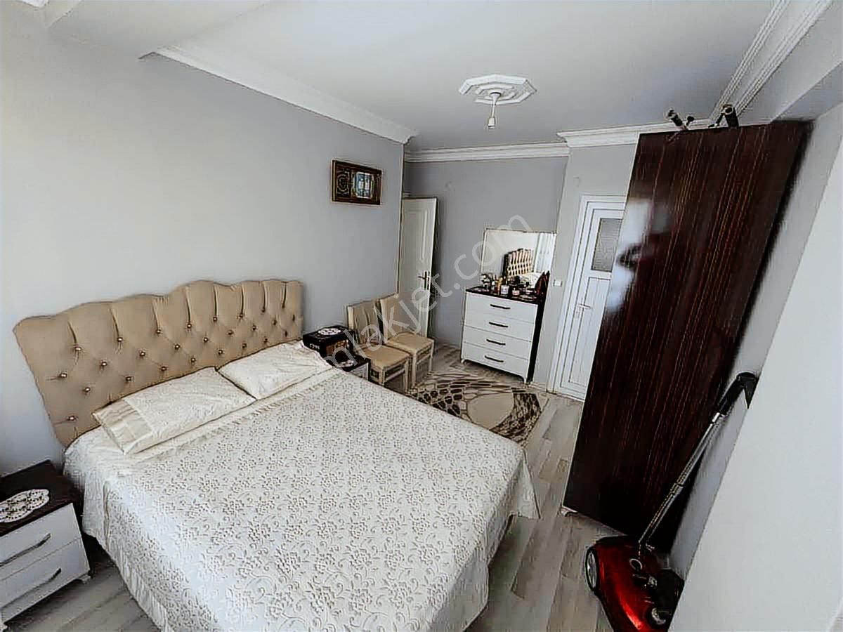 Esenler'de 3+1 Genış Çıft Cephe Ferah Daıre - Görsel 8