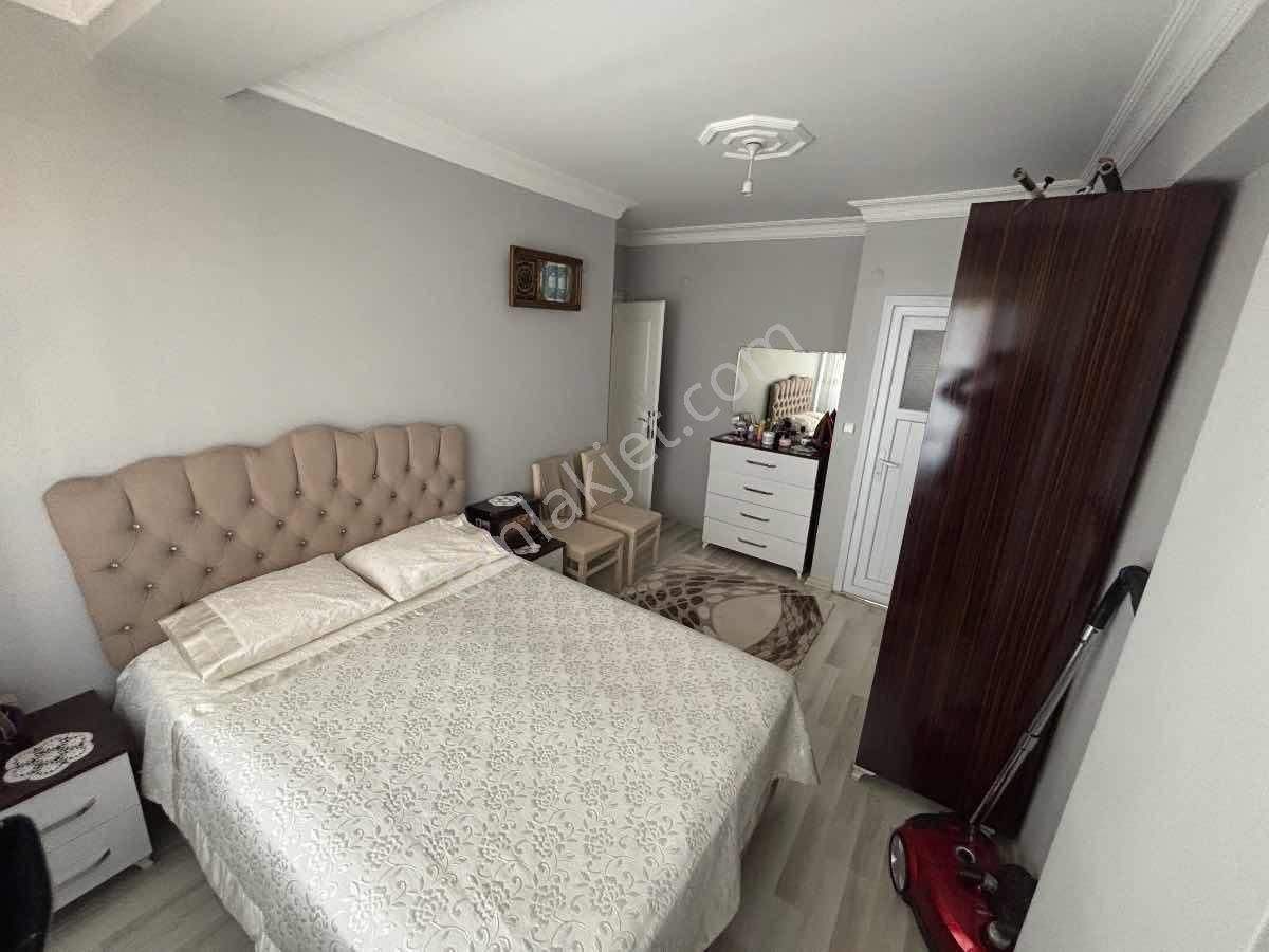 Esenler'de 3+1 Genış Çıft Cephe Ferah Daıre - Görsel 12