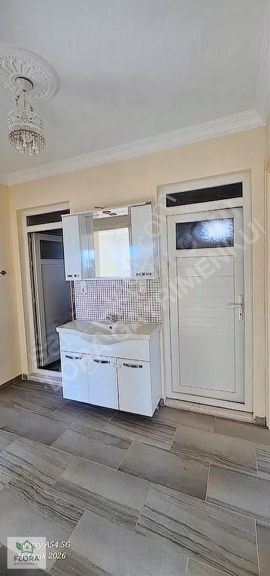 Geniş Balkonlu Kiralık Daire - Görsel 7