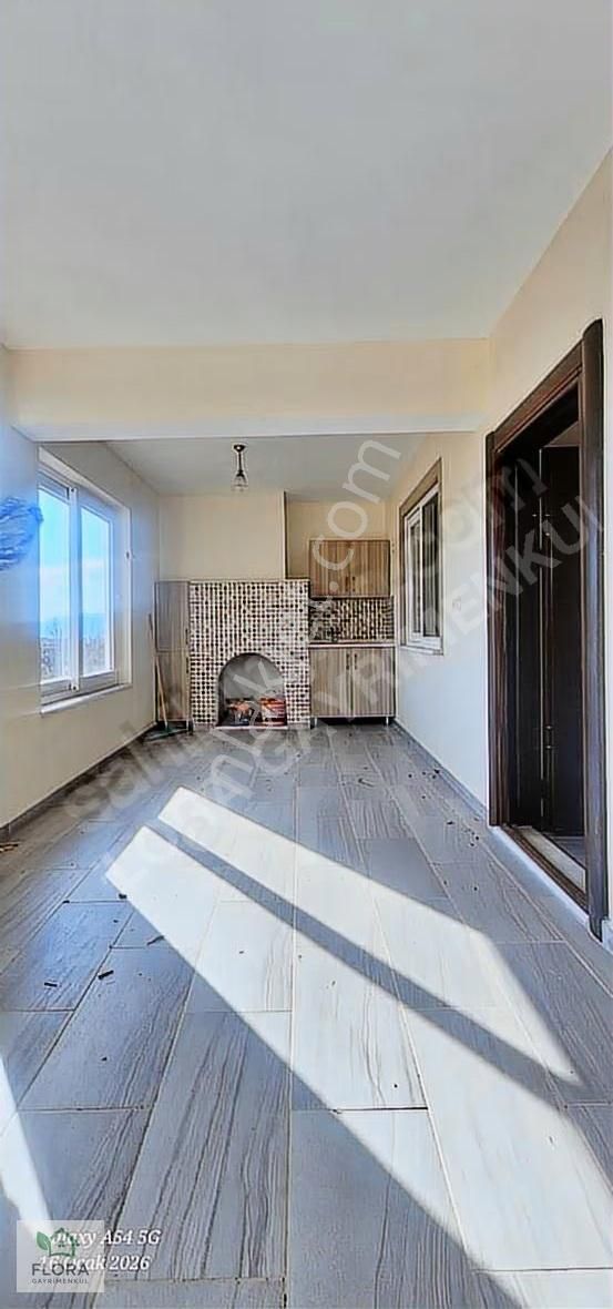 Geniş Balkonlu Kiralık Daire - Görsel 2