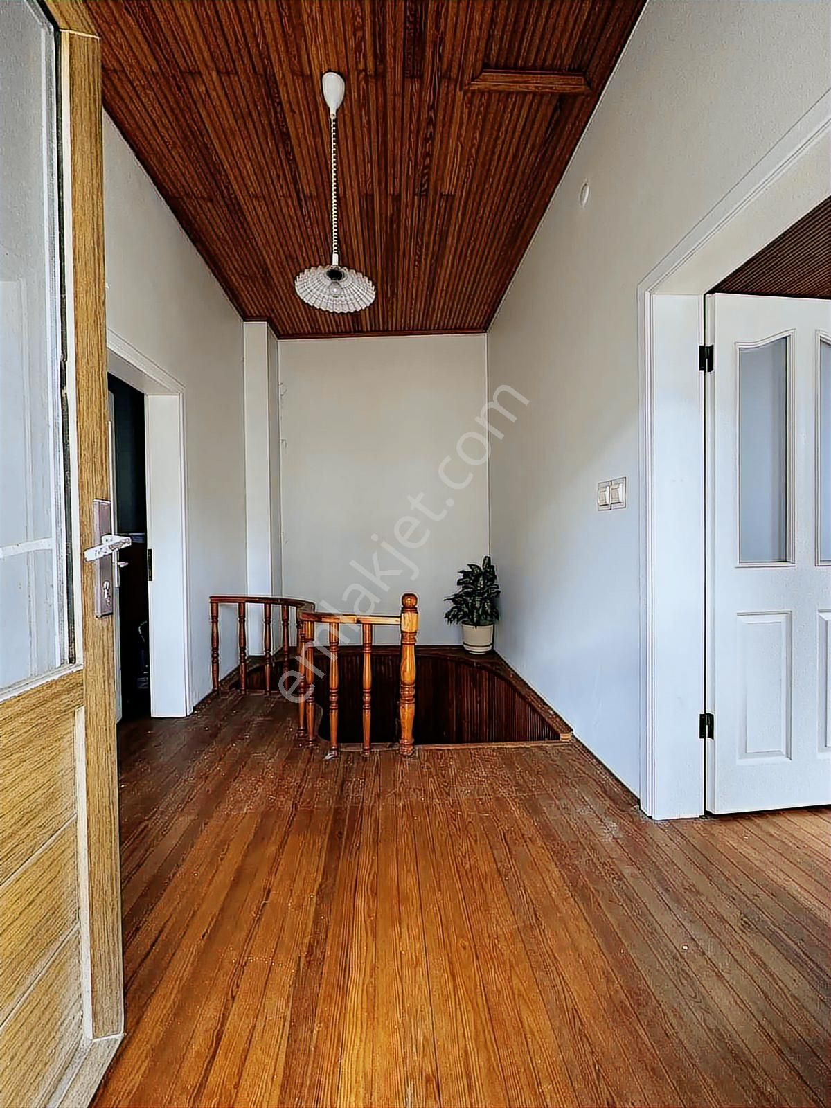 Mudanya'nın Gözde Sokağında Ticari+konut İmarlı Müstakil Ev - Görsel 22