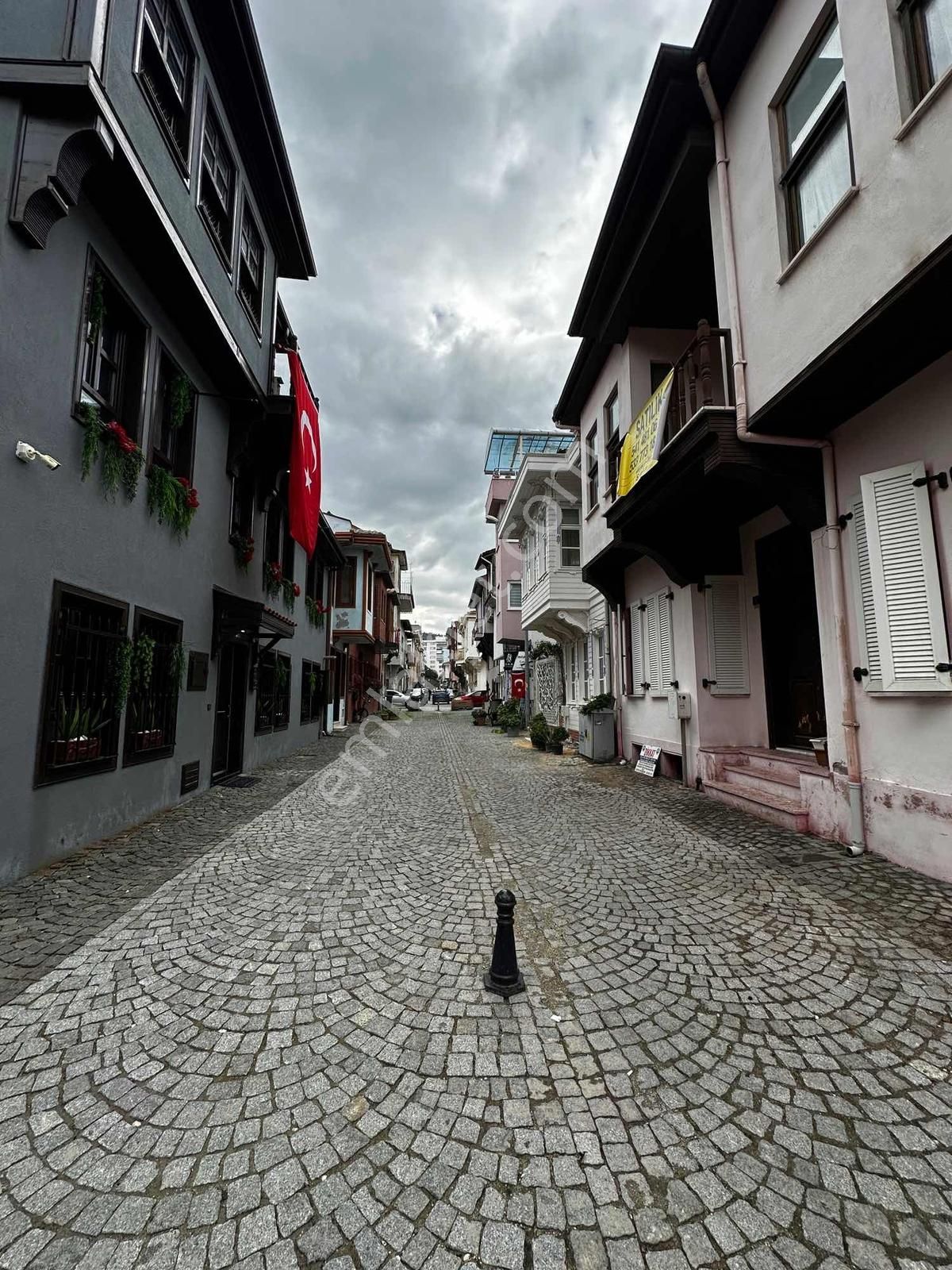 Mudanya'nın Gözde Sokağında Ticari+konut İmarlı Müstakil Ev - Görsel 17