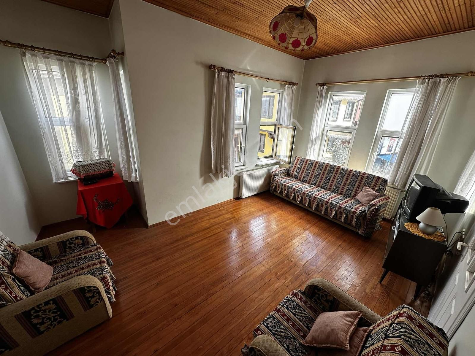 Mudanya'nın Gözde Sokağında Ticari+konut İmarlı Müstakil Ev - Görsel 19