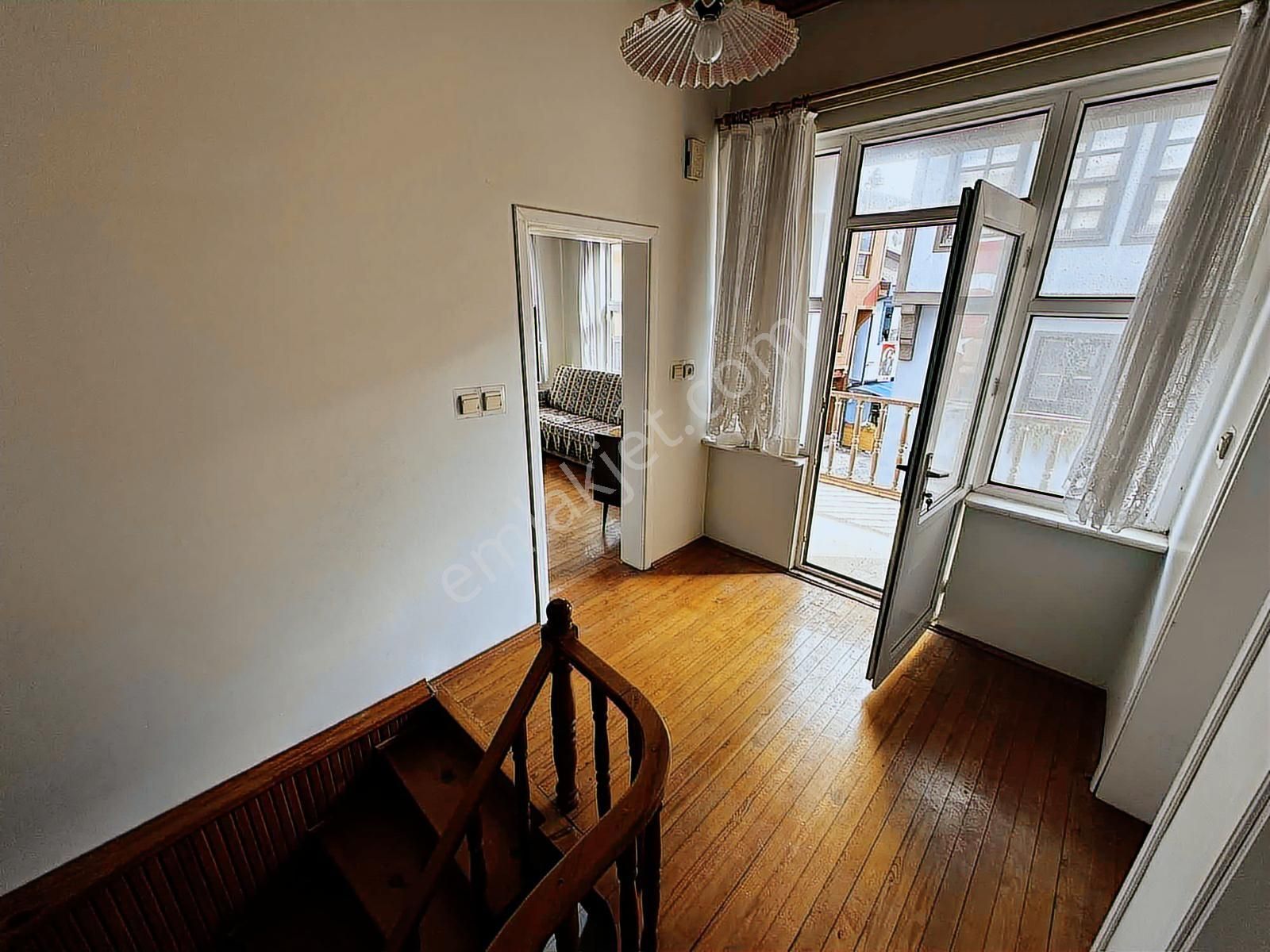 Mudanya'nın Gözde Sokağında Ticari+konut İmarlı Müstakil Ev - Görsel 6