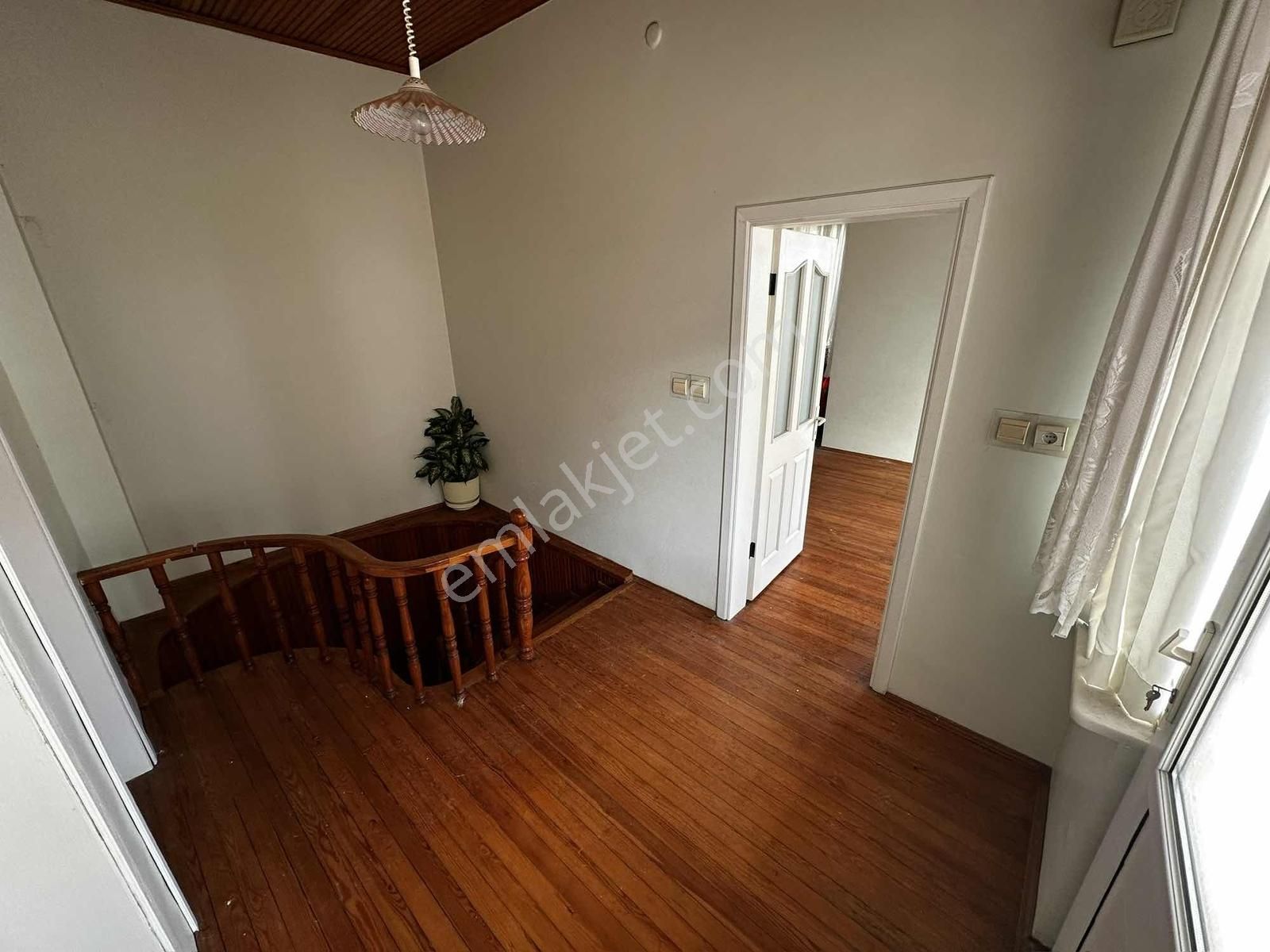 Mudanya'nın Gözde Sokağında Ticari+konut İmarlı Müstakil Ev - Görsel 23