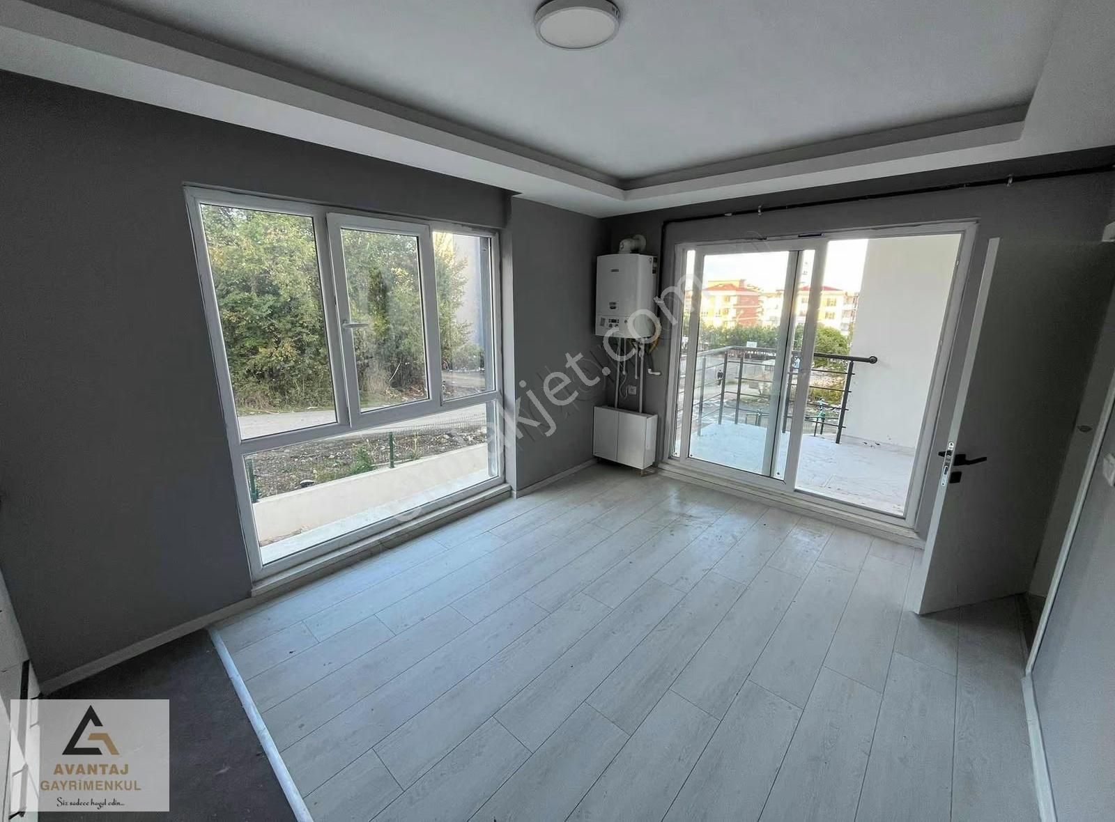 Körfez Mahallesinde Satılık Deniz Manzaralı 1+1 - Görsel 5