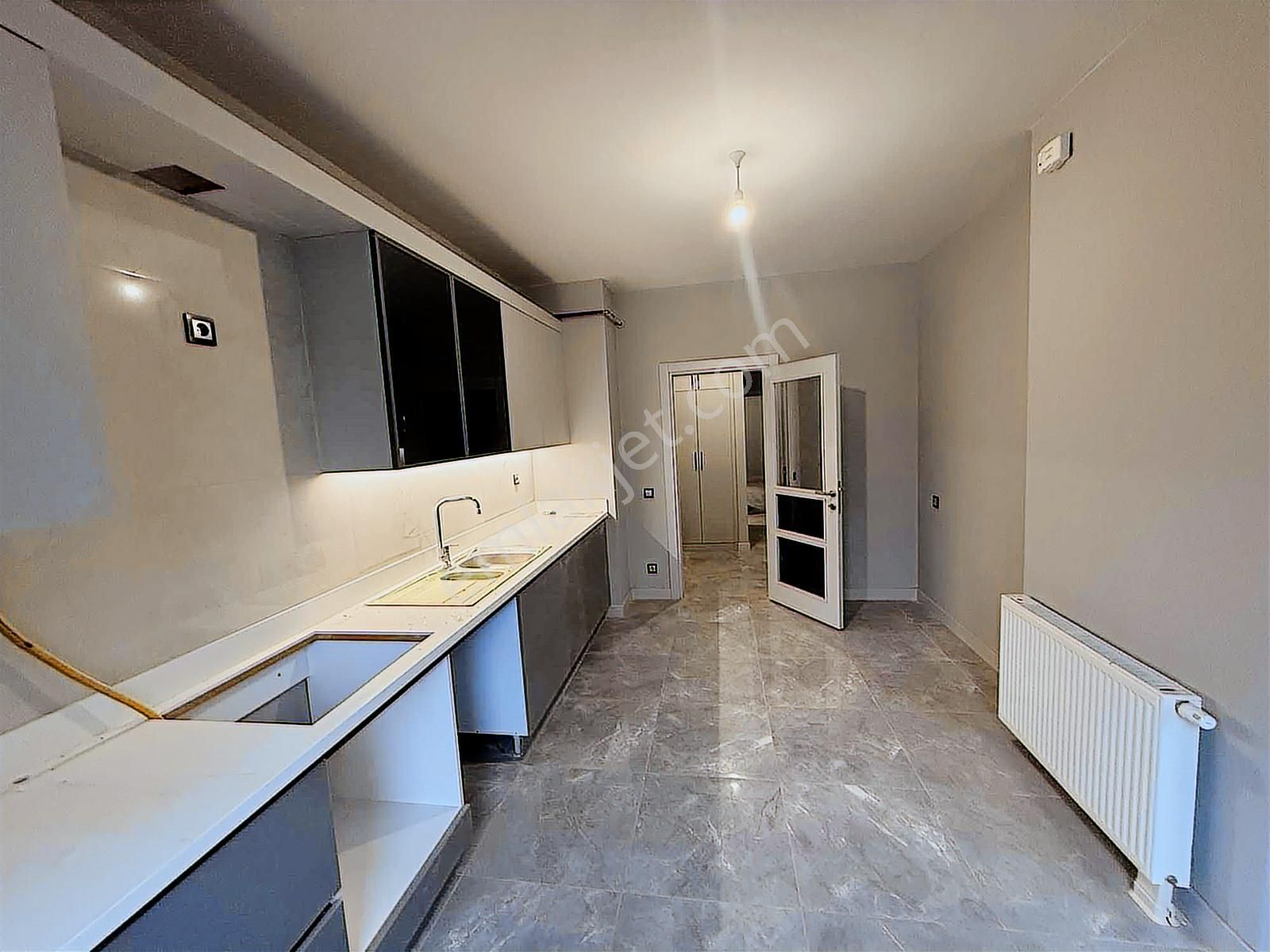 Şehrin Kalbinde Satılık 3+1 Lüks Daire - Görsel 19