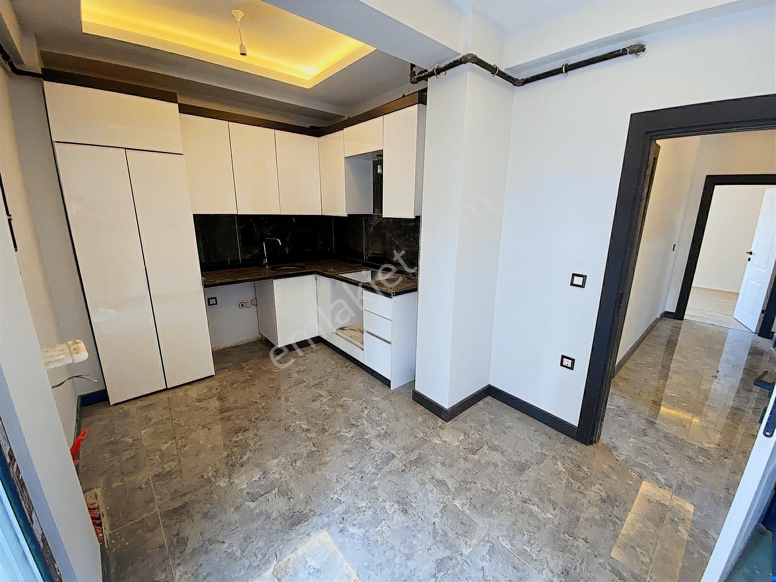 Mavi Atlastan Fırsat Fiyatla!!! Salon-mutfak Ayrı Satılık 2+1