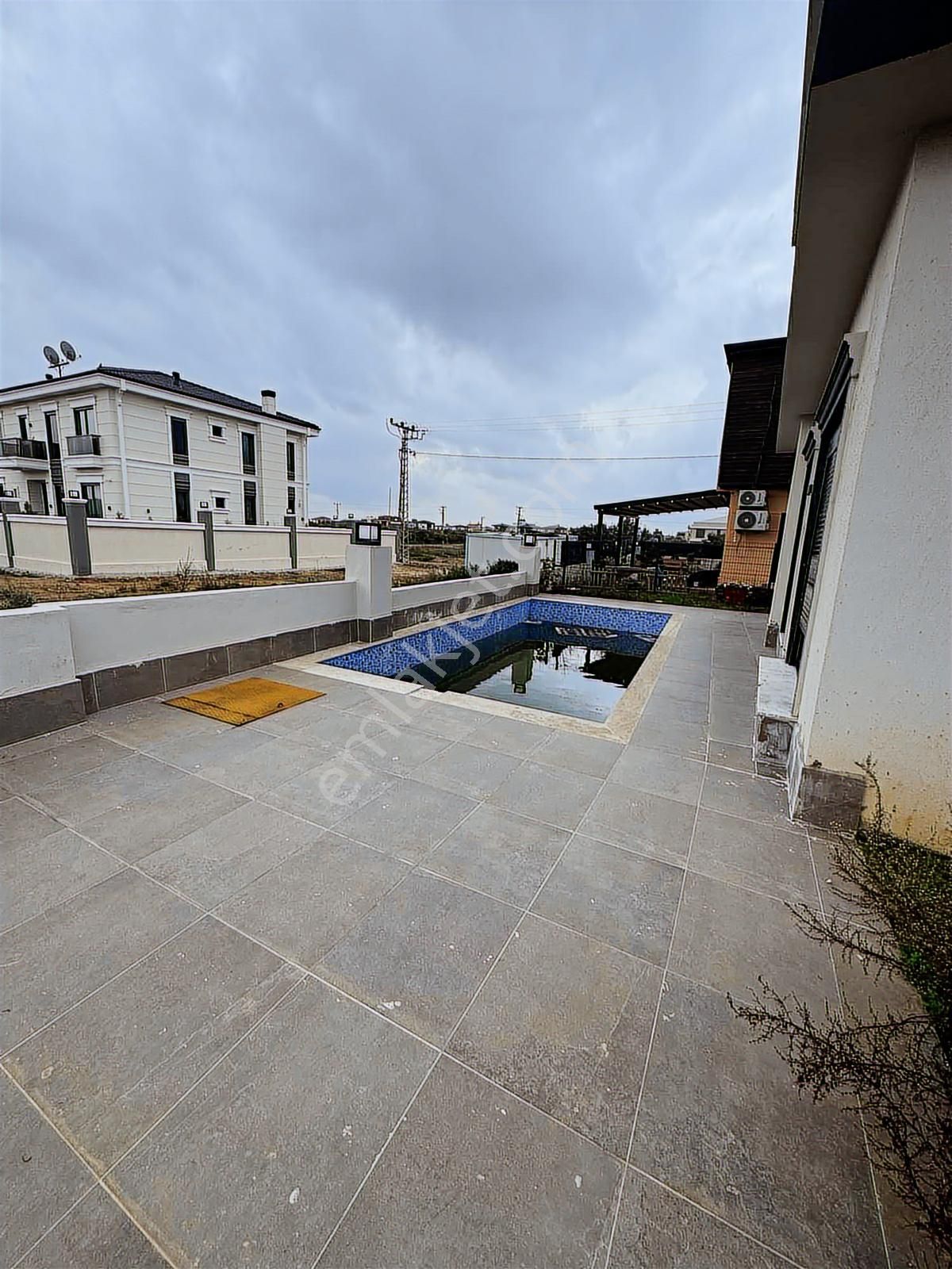 Altınkale'de Çok Uygun Havuzlu Villa - Görsel 10