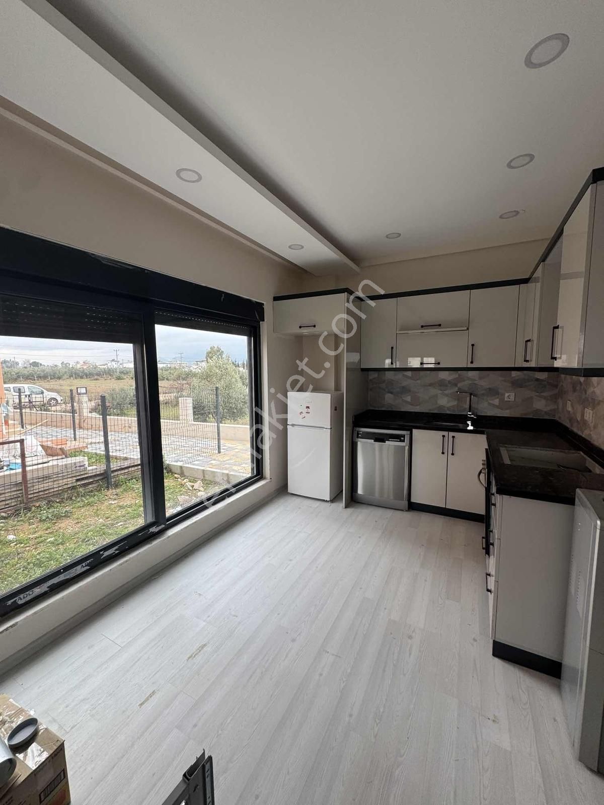 Altınkale'de Çok Uygun Havuzlu Villa - Görsel 3