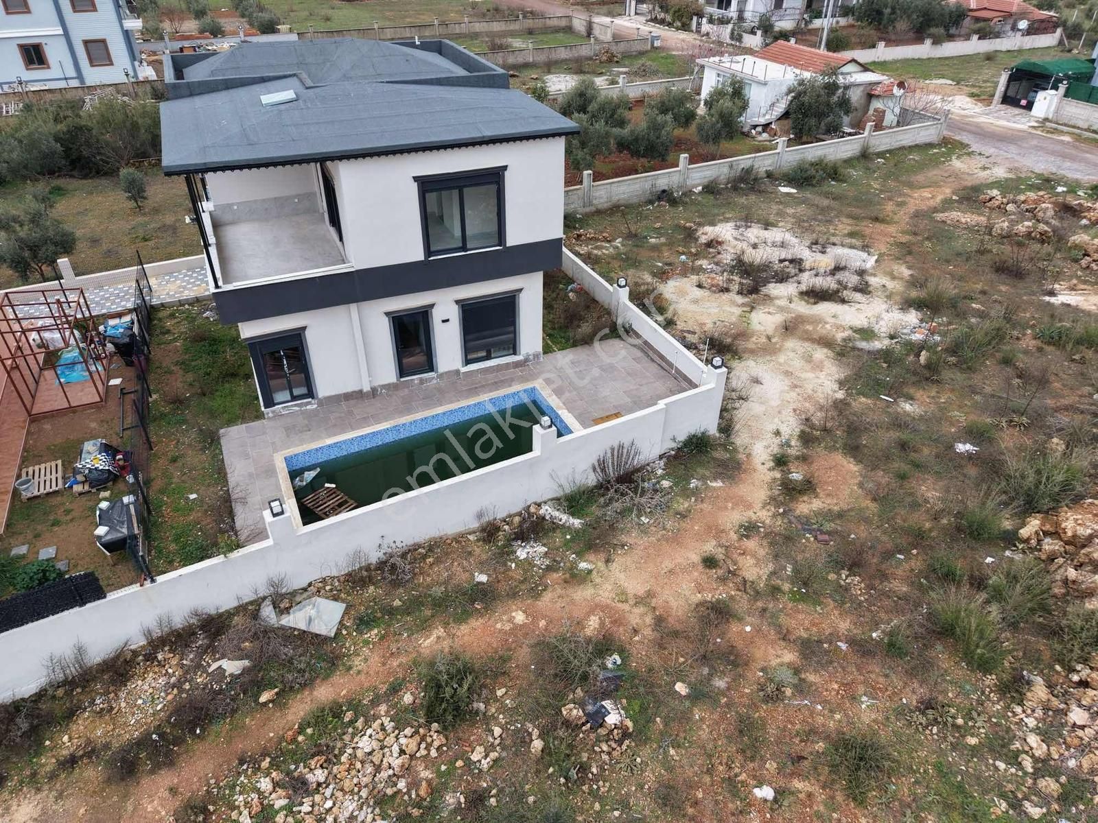 Altınkale'de Çok Uygun Havuzlu Villa