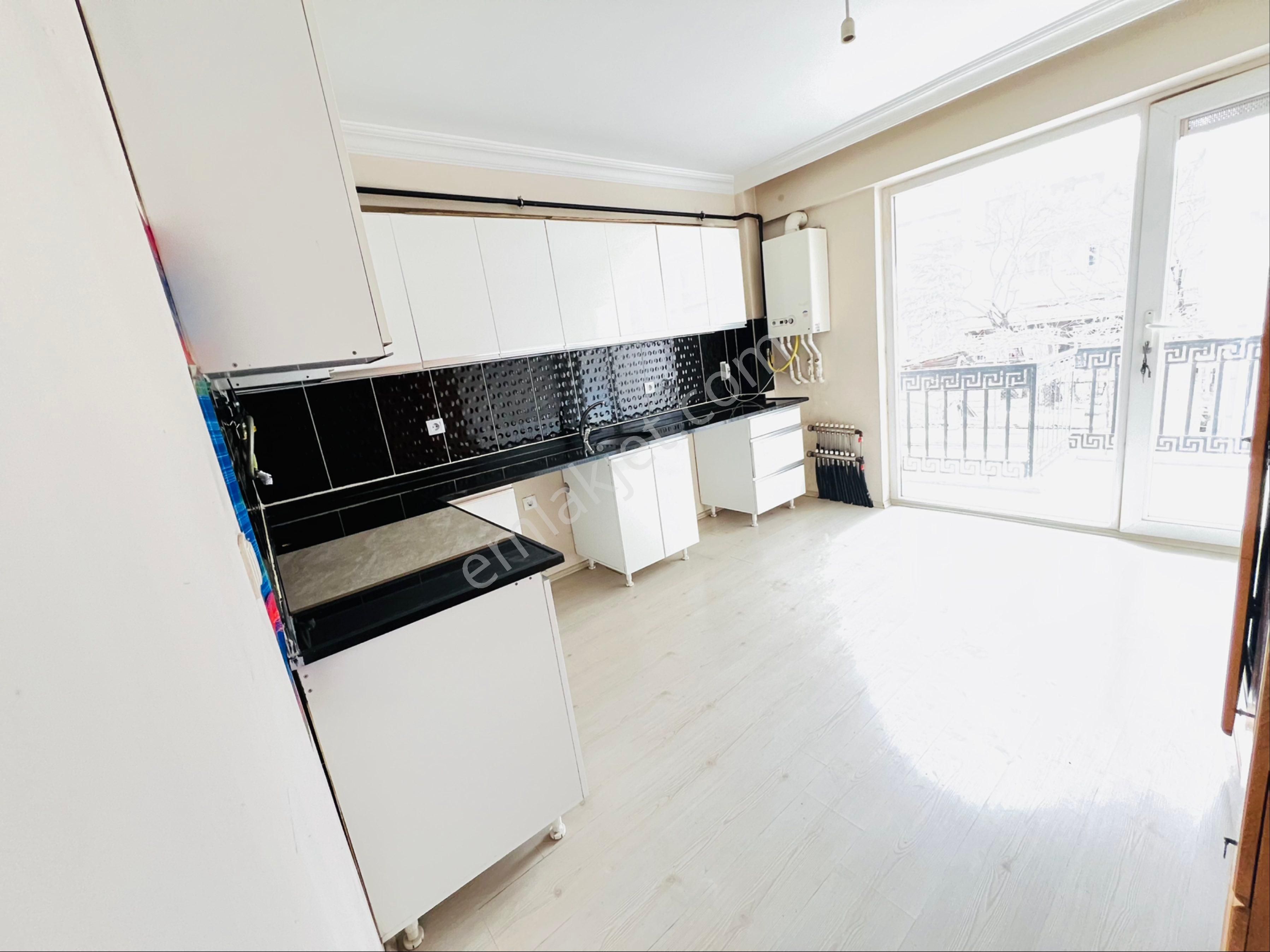 Durudan Kiralık Çamlıca Mh 3+1 Daire Güzel Konum