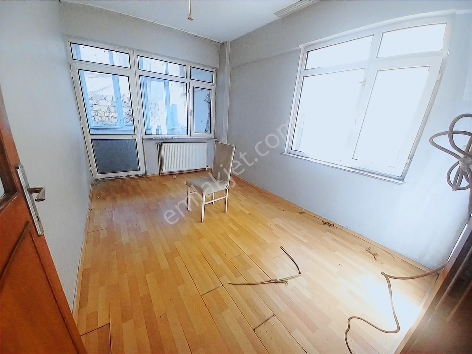 Şeref Emlak Tranwaya Yakın Cadde Üstü Kiralık Daire 26,500 Tl - Görsel 14