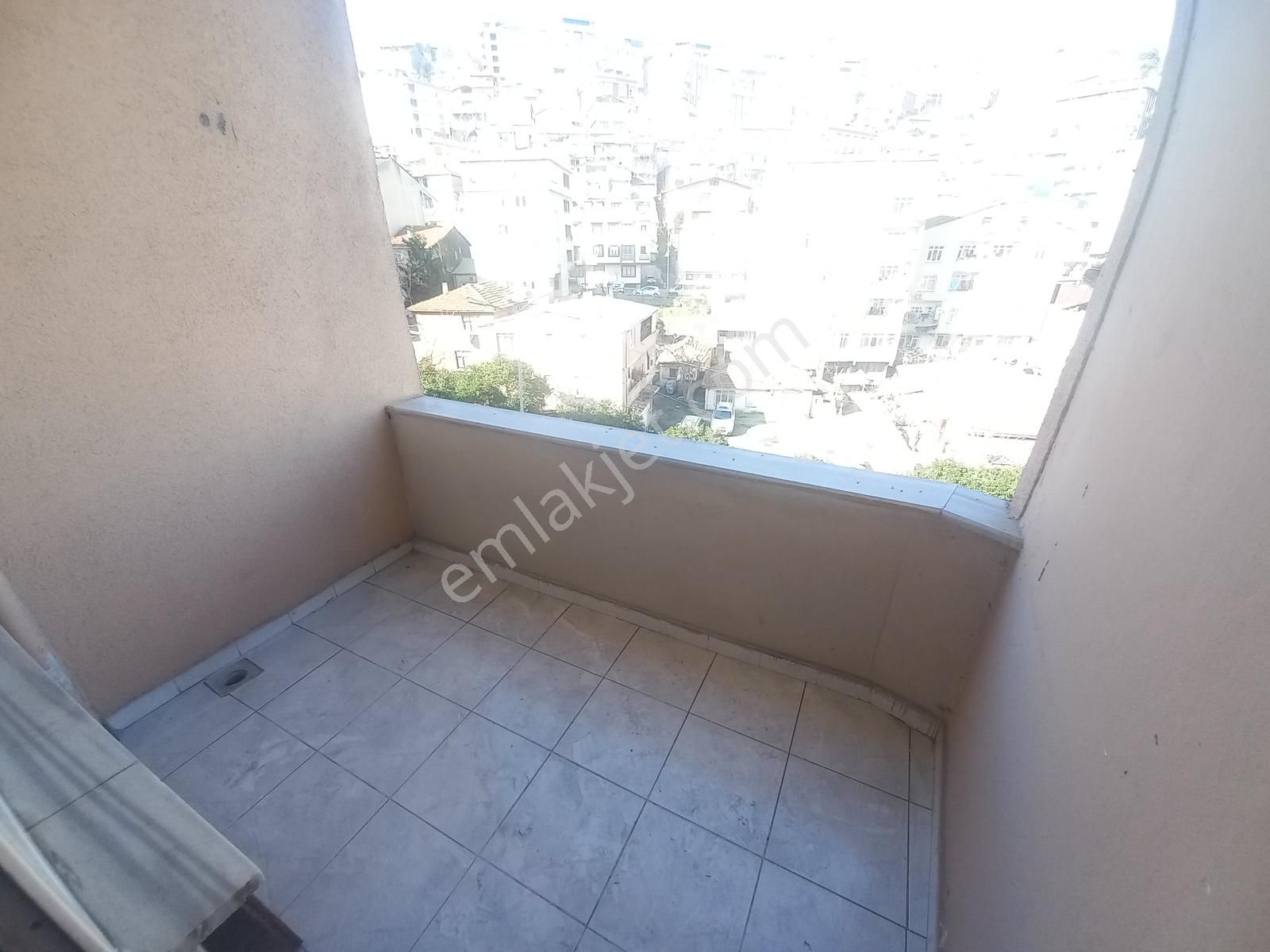 Şeref Emlak Tranwaya Yakın Cadde Üstü Kiralık Daire 26,500 Tl - Görsel 22