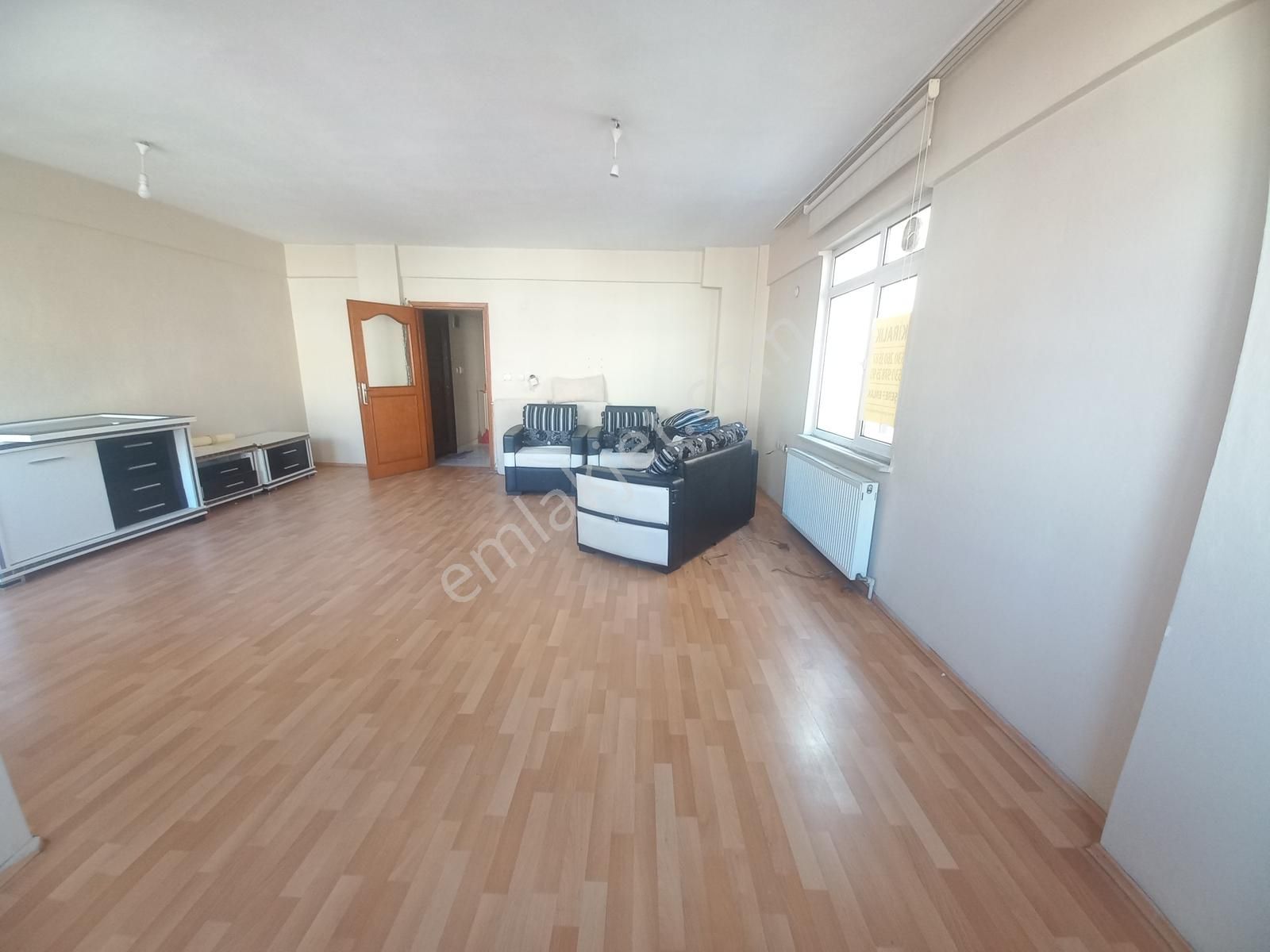 Şeref Emlak Tranwaya Yakın Cadde Üstü Kiralık Daire 26,500 Tl - Görsel 5