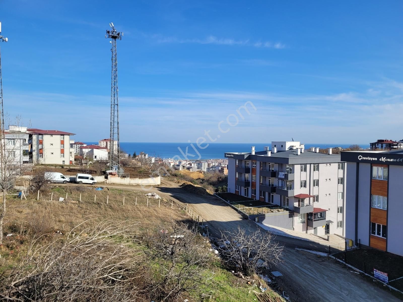 Mavi Atlastan Körfez De Deniz Manzaralı Satılık Lüks 1+1 Daire