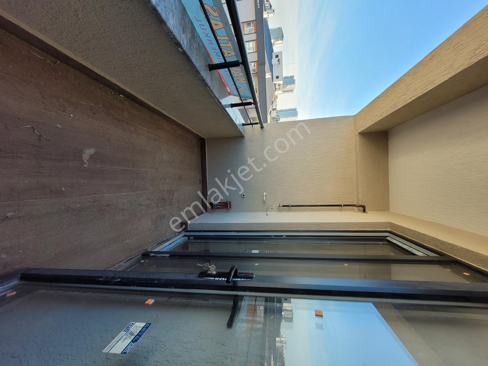 Mavi Atlastan Körfez De Deniz Manzaralı Satılık Lüks 1+1 Daire - Görsel 2