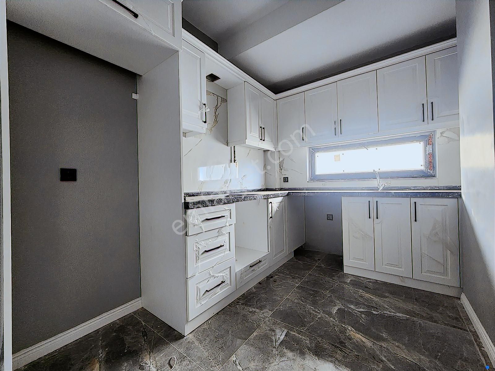 Mavi Atlas'tan Ayrı Mutfaklı Sıfır Ara Kat 2+1 Daire - Görsel 12