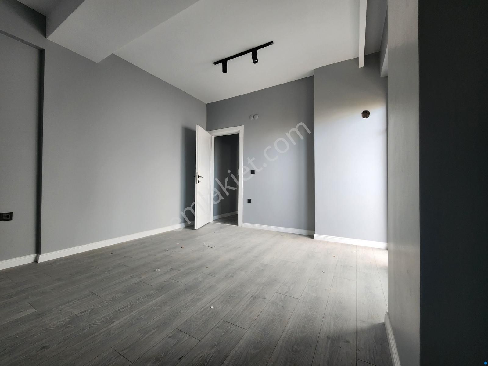 Mavi Atlas'tan Ayrı Mutfaklı Sıfır Ara Kat 2+1 Daire - Görsel 16