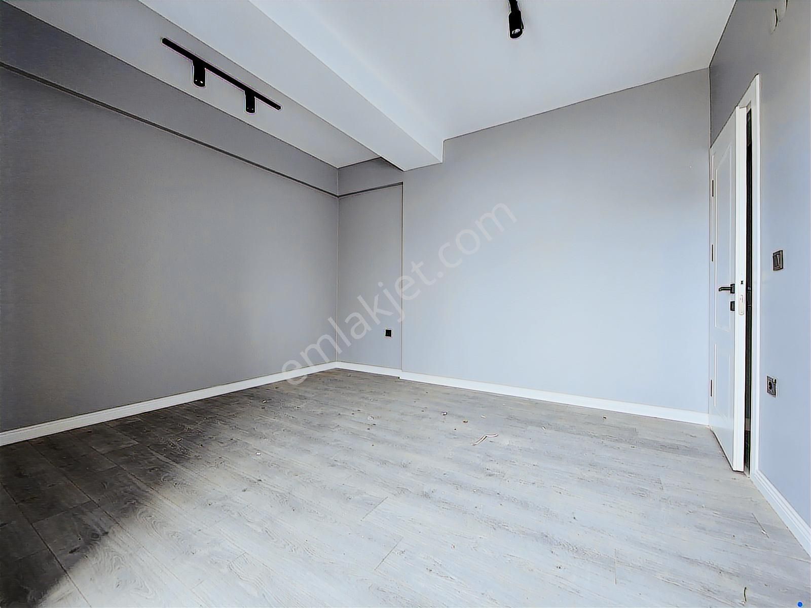 Mavi Atlas'tan Ayrı Mutfaklı Sıfır Ara Kat 2+1 Daire - Görsel 17