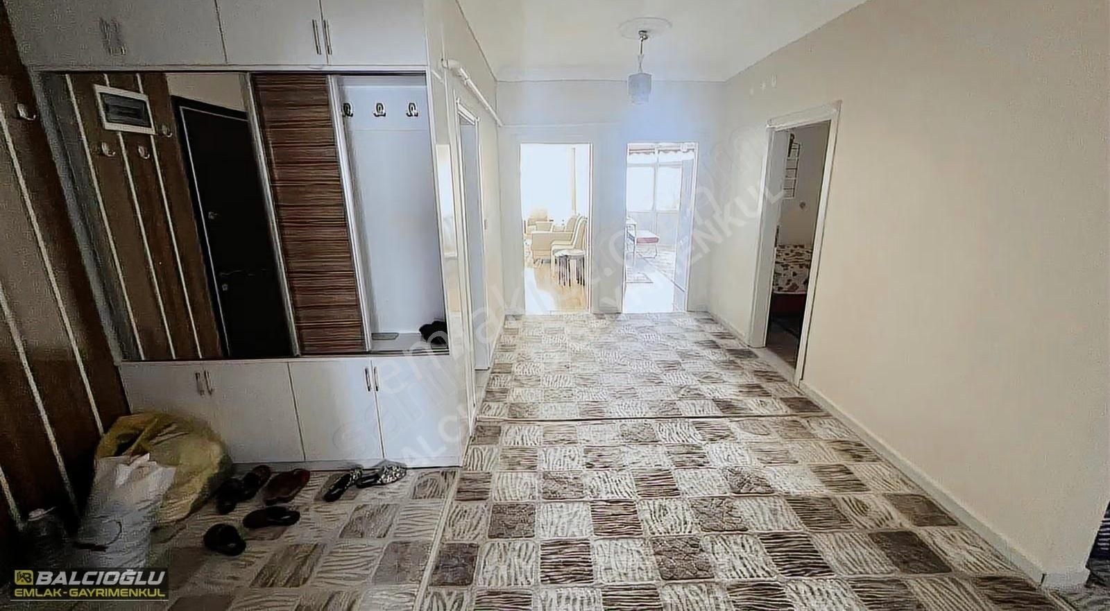 Balcıoğlu Emlaktan Şehir Merkezinde Satılık 3+1 160 M2 Daire - Görsel 3