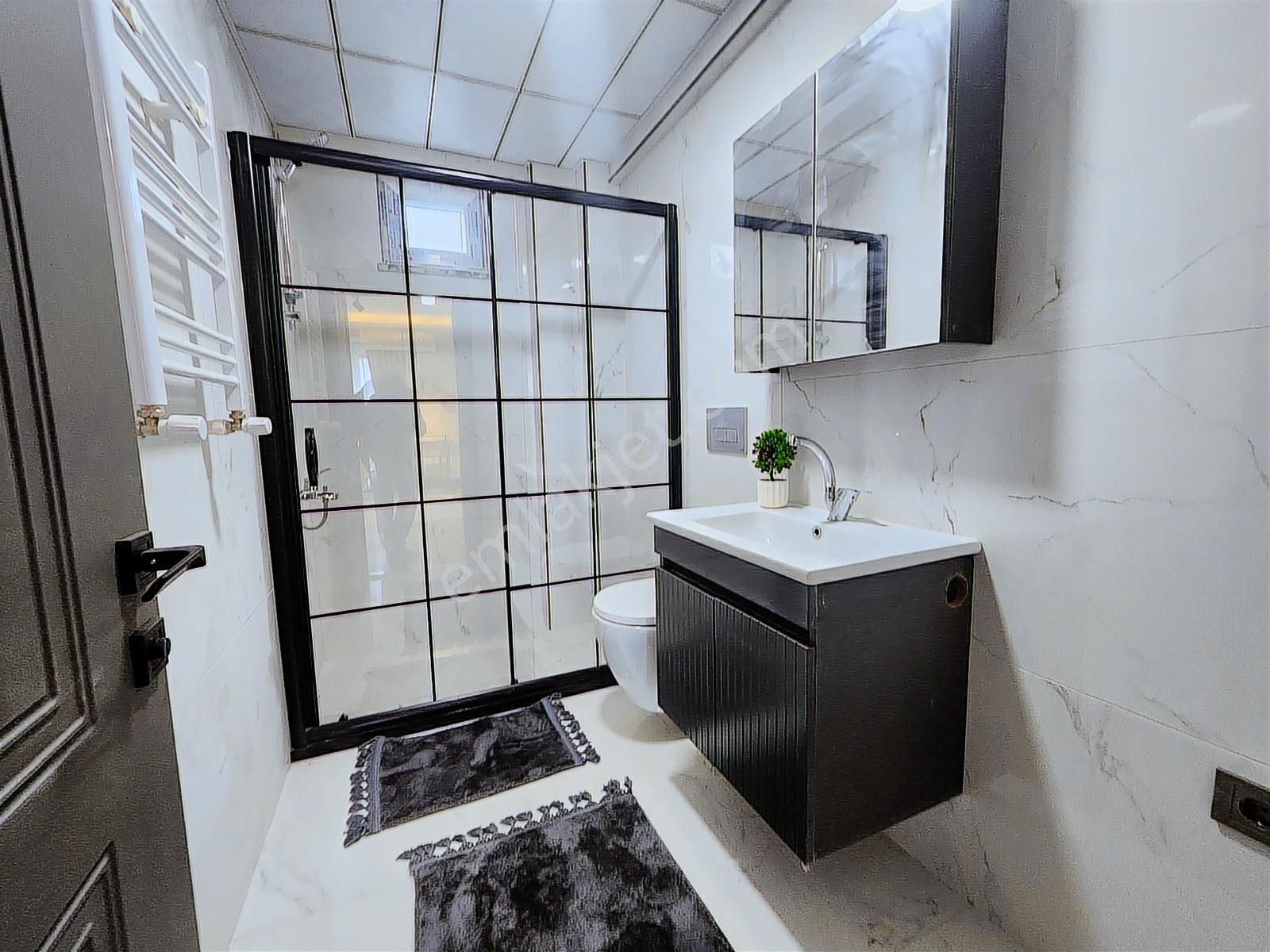 Mavi Atlas'tan Eşyalı Lüx 1+1 Daire - Görsel 9