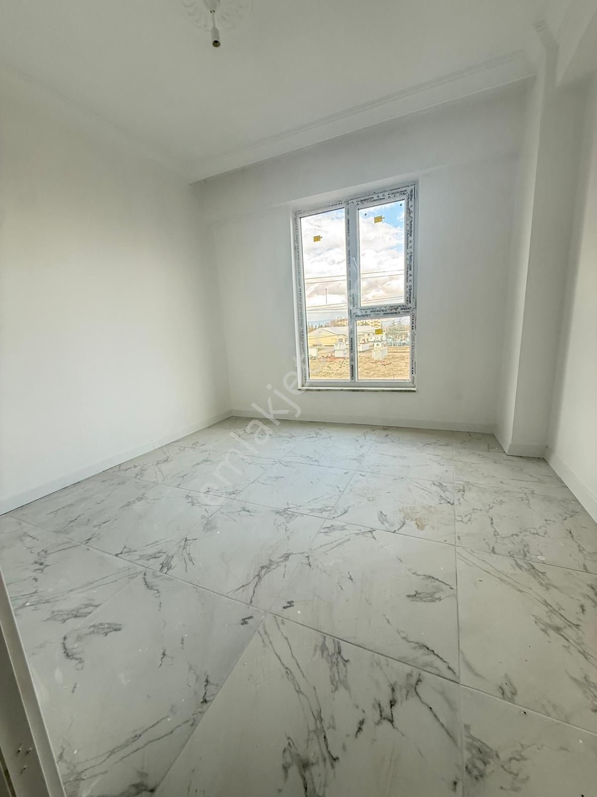 Elmastan Emekte Satılık 2+1 Daire - Görsel 3