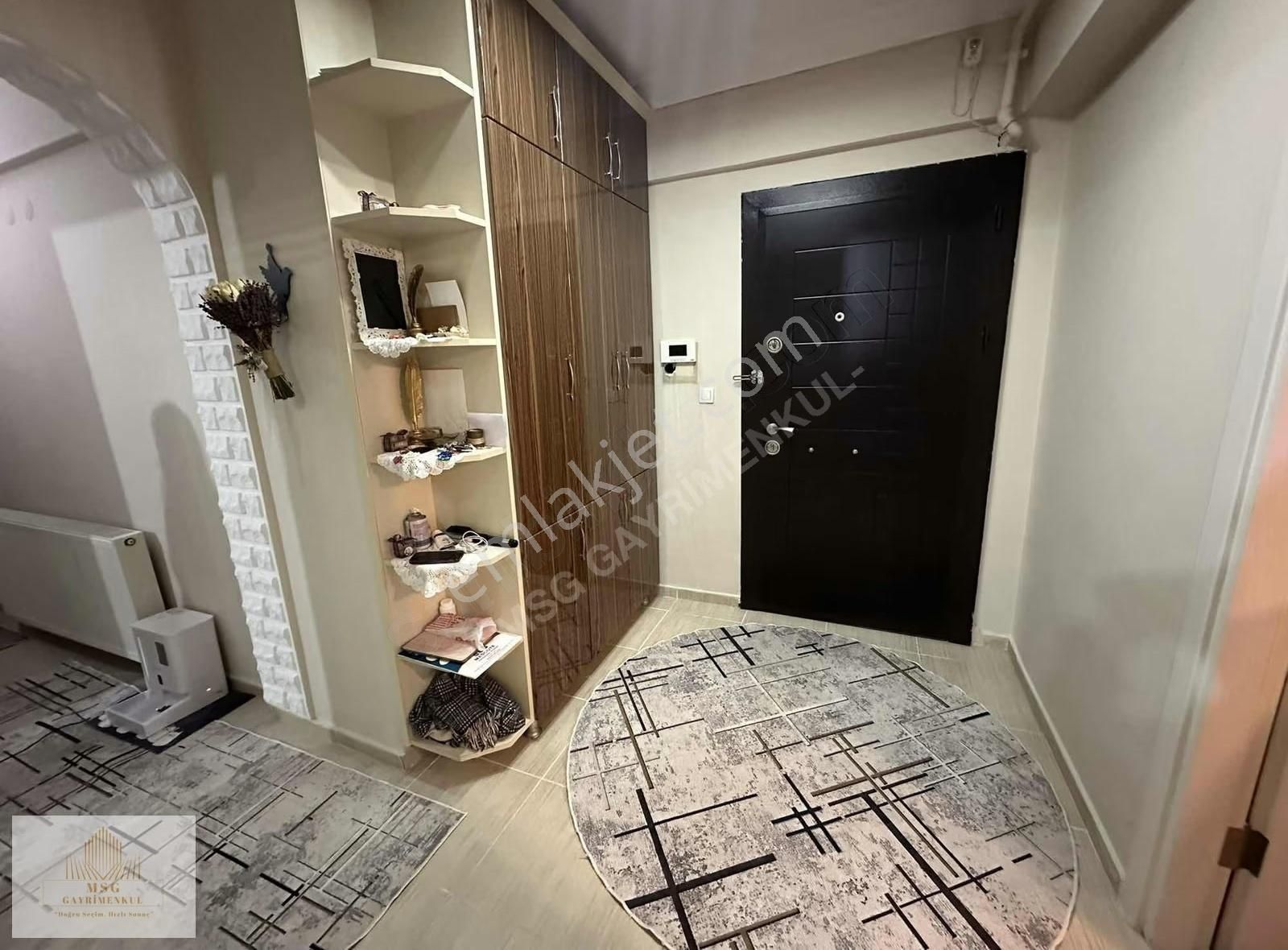 Msg'den Bornova Cadde Üzeri Ege Yaşam Sitesinde Geniş 3+1 Daire - Görsel 3