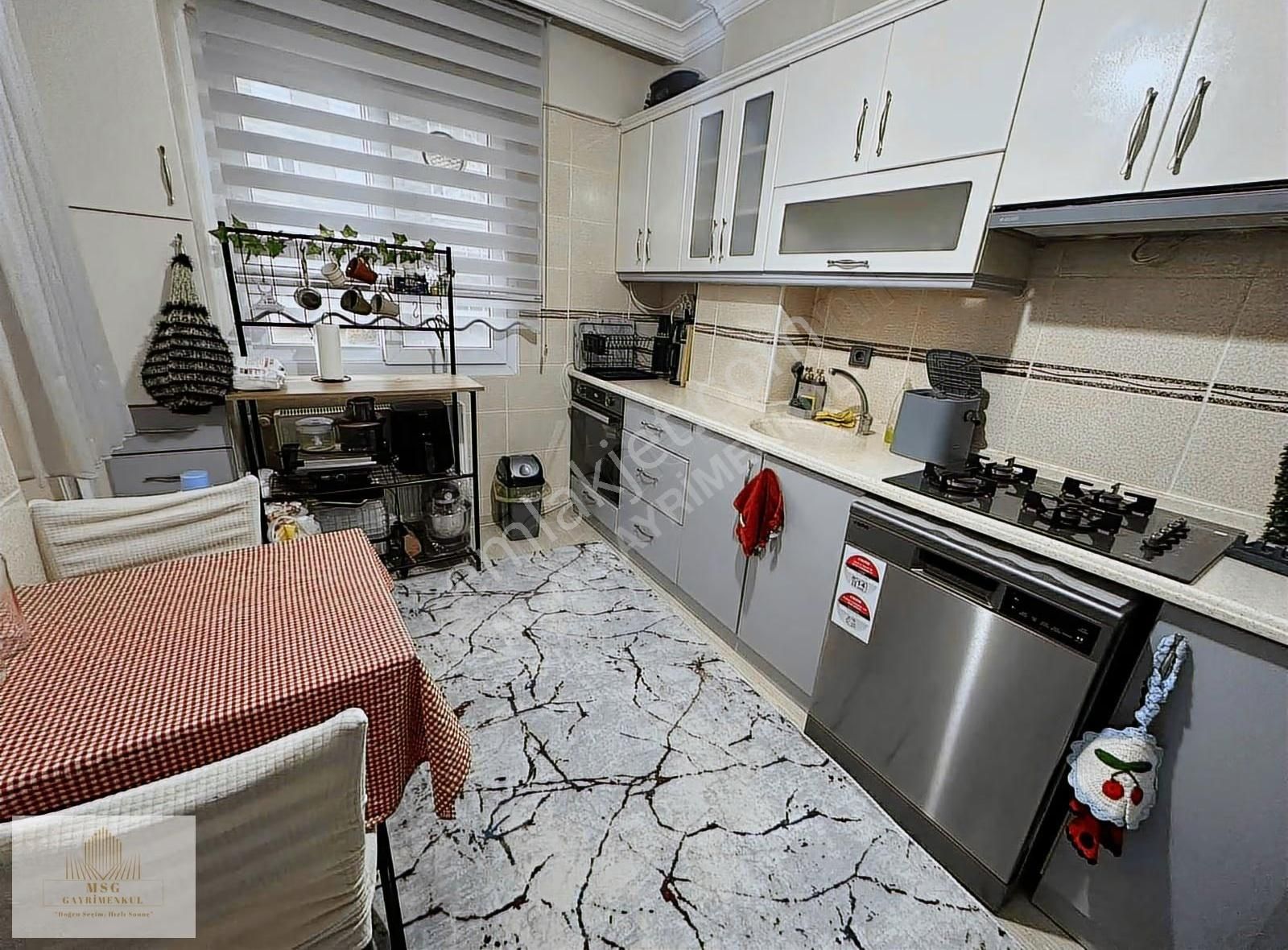 Msg'den Bornova Cadde Üzeri Ege Yaşam Sitesinde Geniş 3+1 Daire - Görsel 6