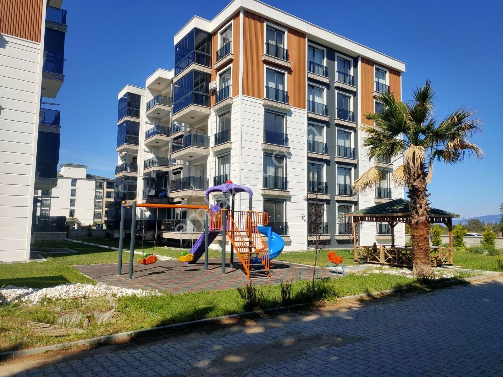 Mira Emlak G.m.den Burhaniye Bahçelievlerde 1+1 Daire