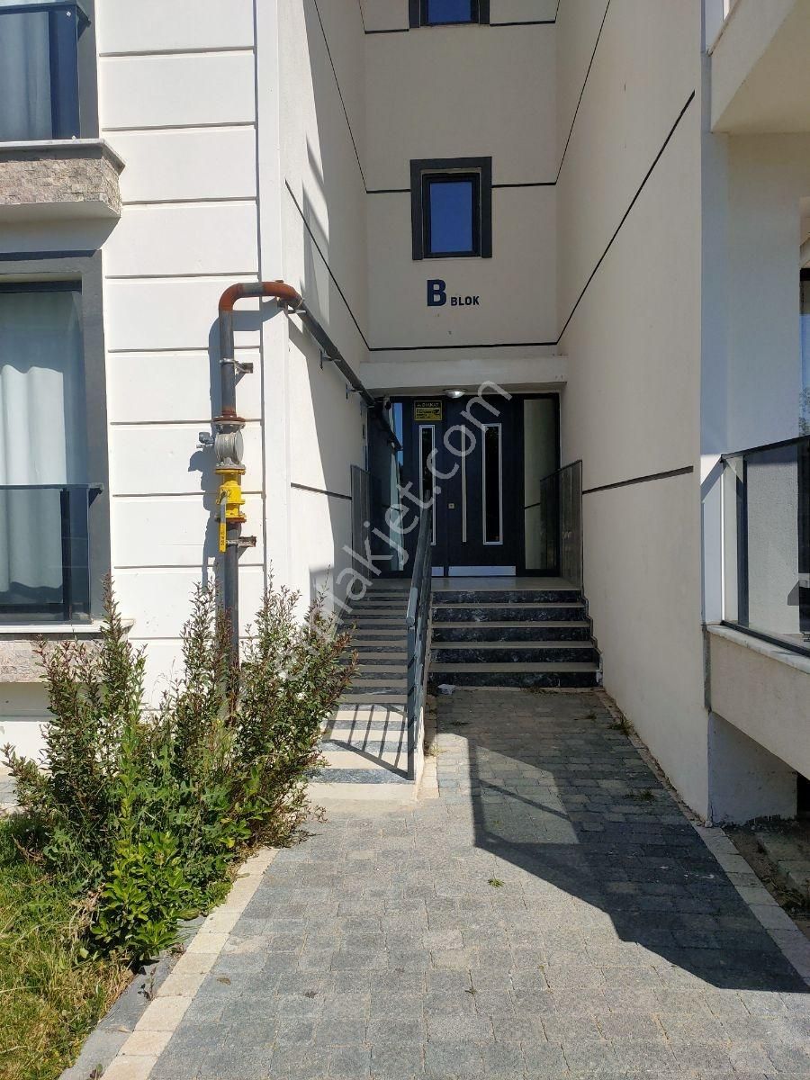 Mira Emlak G.m.den Burhaniye Bahçelievlerde 1+1 Daire - Görsel 11