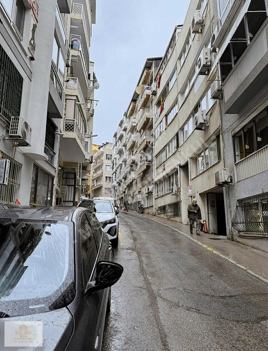 Msg'den Göztepe Sahile Yakın Ara Kat Masrafsız Fırsat 3+1 Daire - Görsel 4