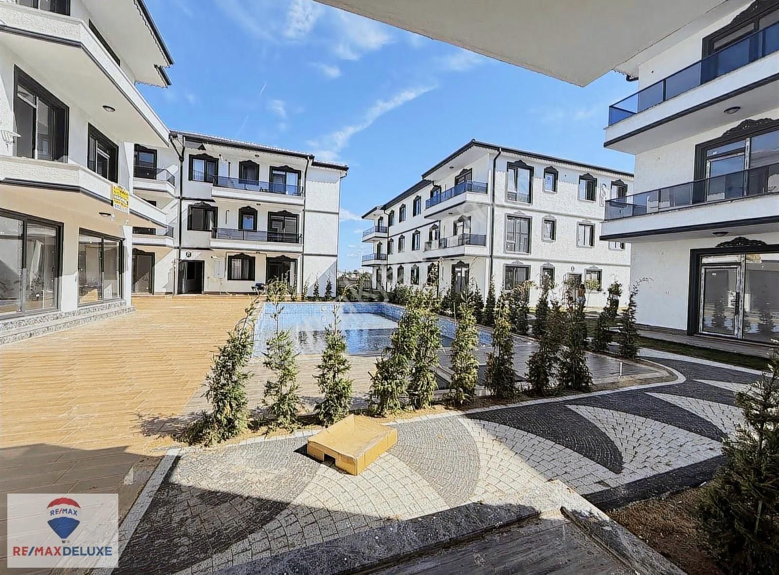 Sakarya/karasu Yenimahalle'd Azur Sitesin'de 2+1 Havuz Manzarlı - Görsel 3