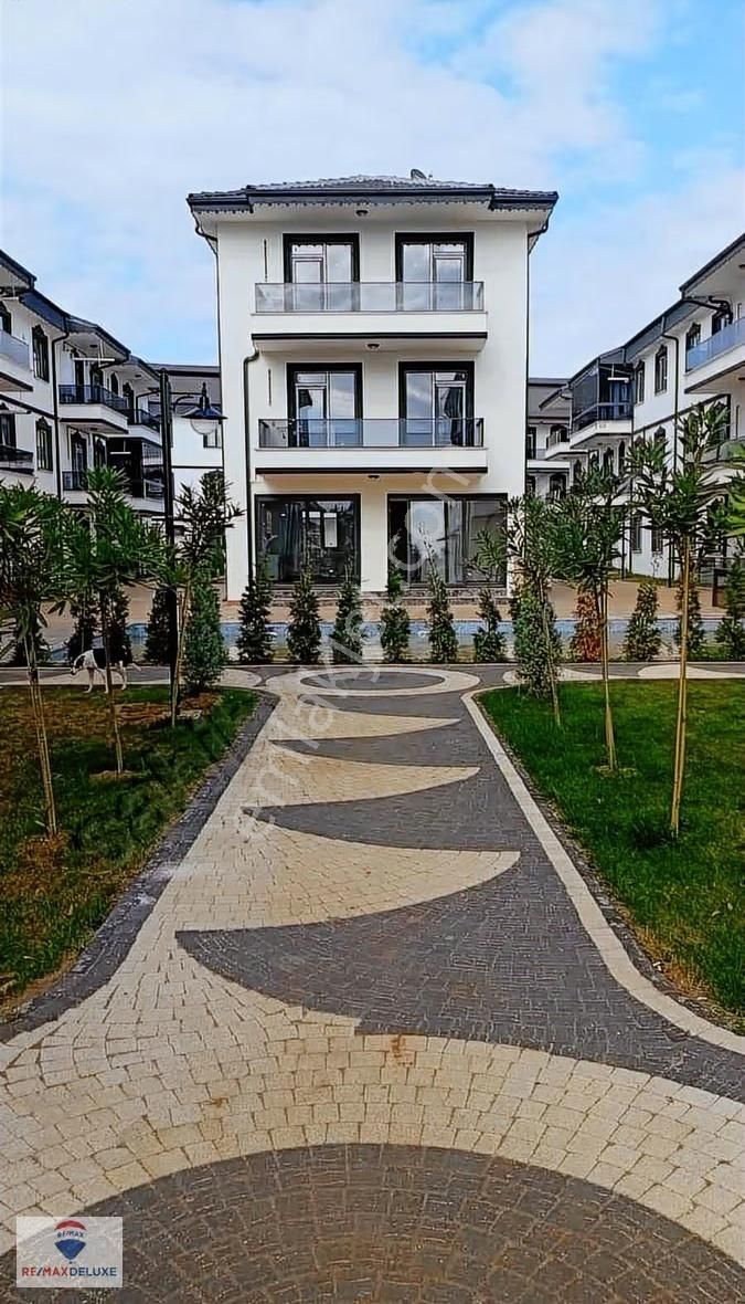 Sakarya/karasu Yenimahalle'd Azur Sitesin'de 2+1 Havuz Manzarlı - Görsel 27