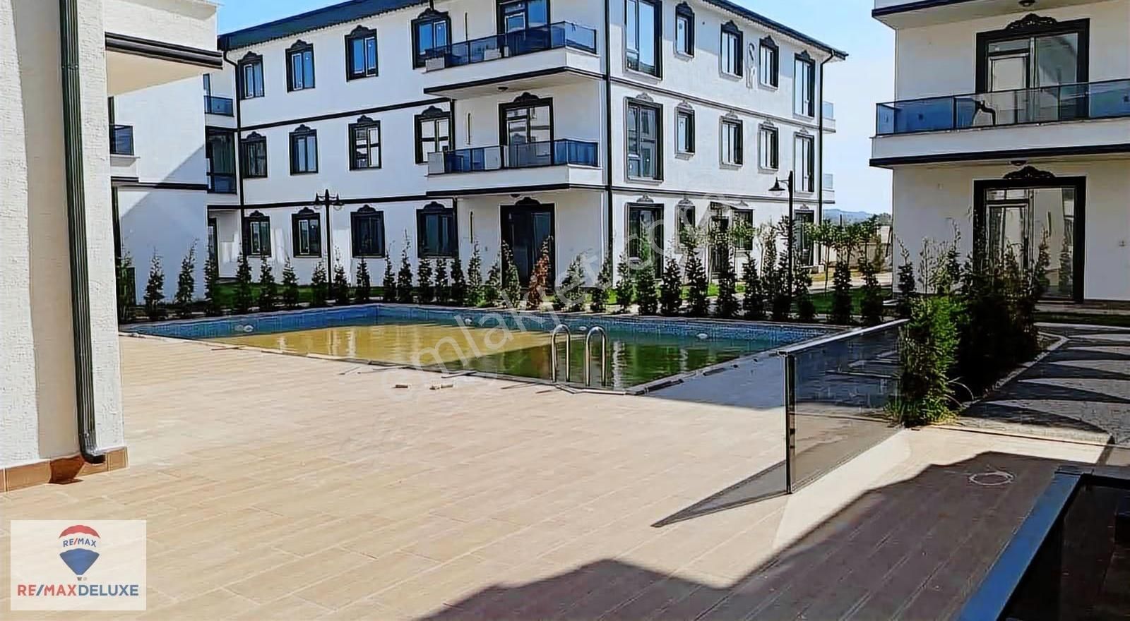 Sakarya/karasu Yenimahalle'd Azur Sitesin'de 2+1 Havuz Manzarlı - Görsel 4