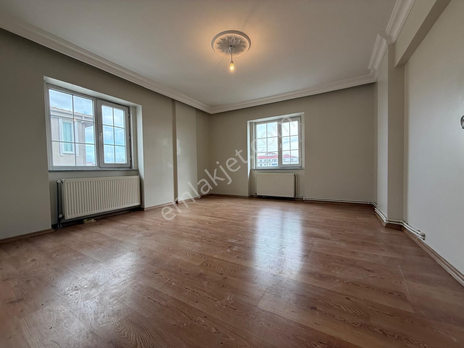 Ergünler İnşaattan Belediye Merkezde 2+1 Kiralık Daire