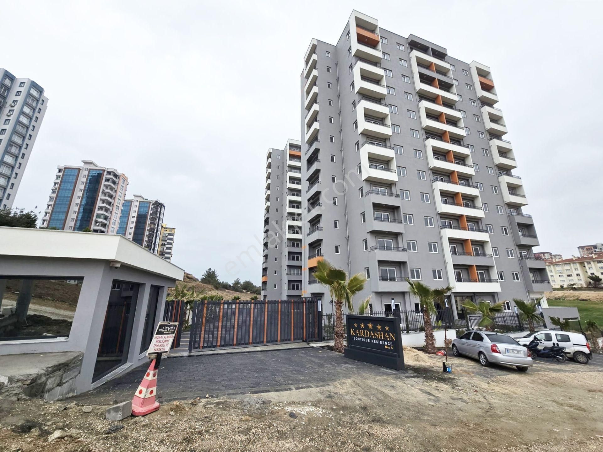 Sarıçam Ertuğrul Gazi'de Açık Kapalı Otoparklı 1.sınıf İşçilikli Süper Lüks Suit Daireler