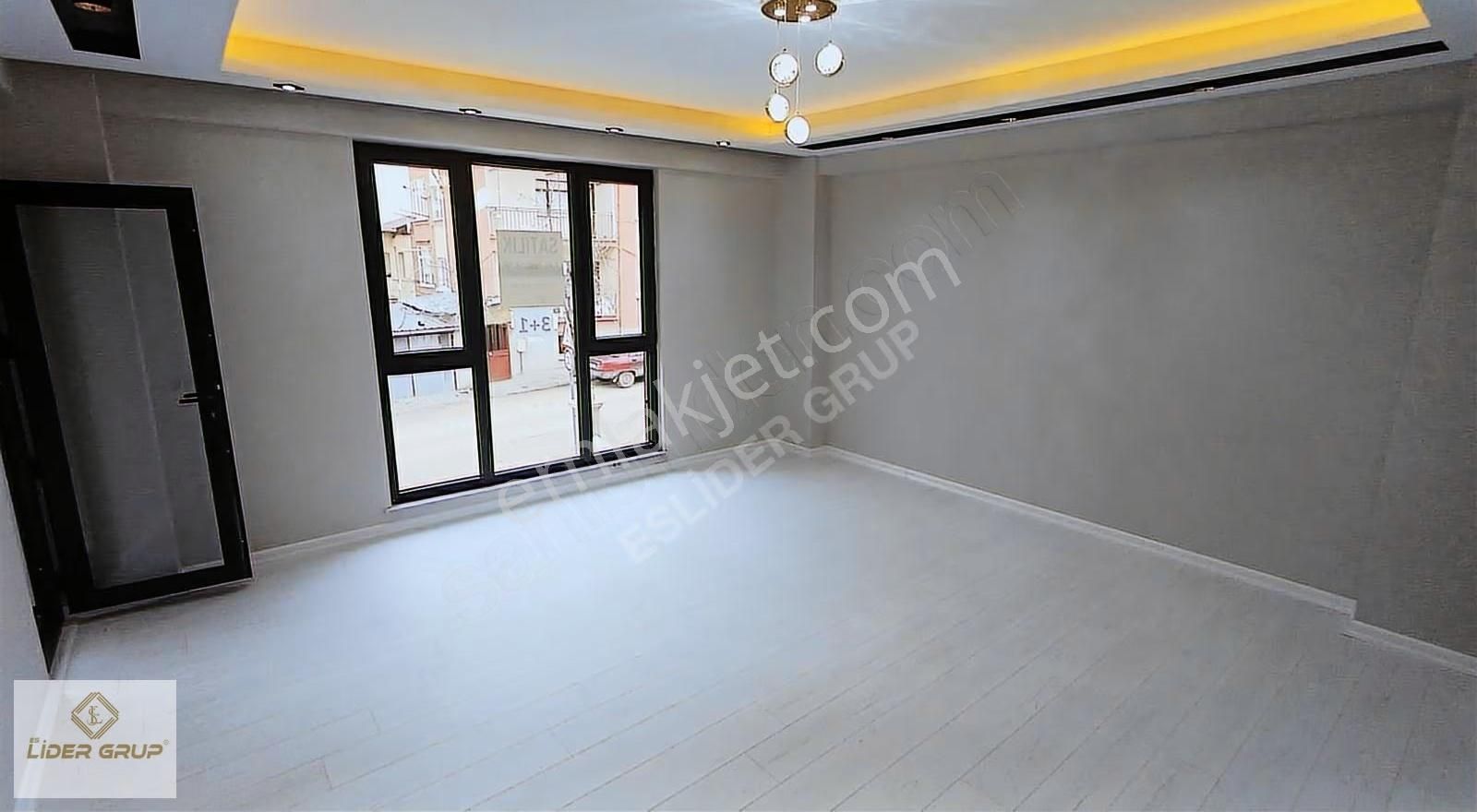 Eslider Emlaktan Çamlıcada 3+1 - Görsel 24