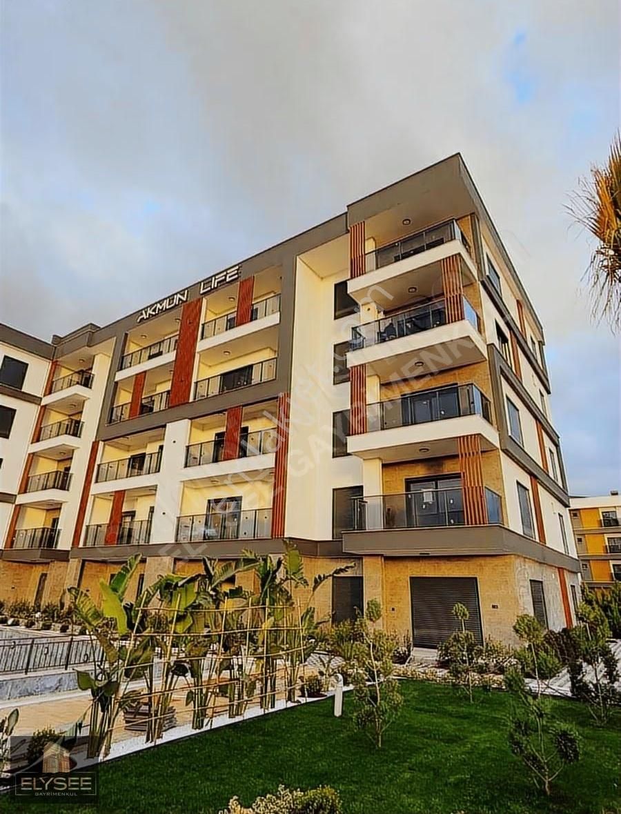 Kuşadası'nda Güvenlikli Havuzlu Sitede Ultra Lüks 2+1sıfır Daire - Görsel 10