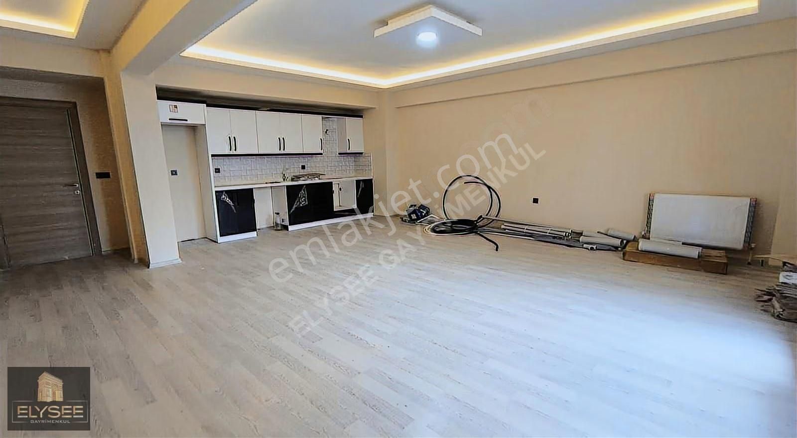 Davutlar Merkezde 140 M² Acil Satılık 2+1 Daire - Görsel 4