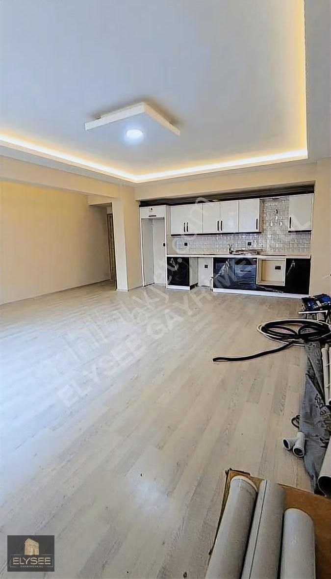 Davutlar Merkezde 140 M² Acil Satılık 2+1 Daire - Görsel 5
