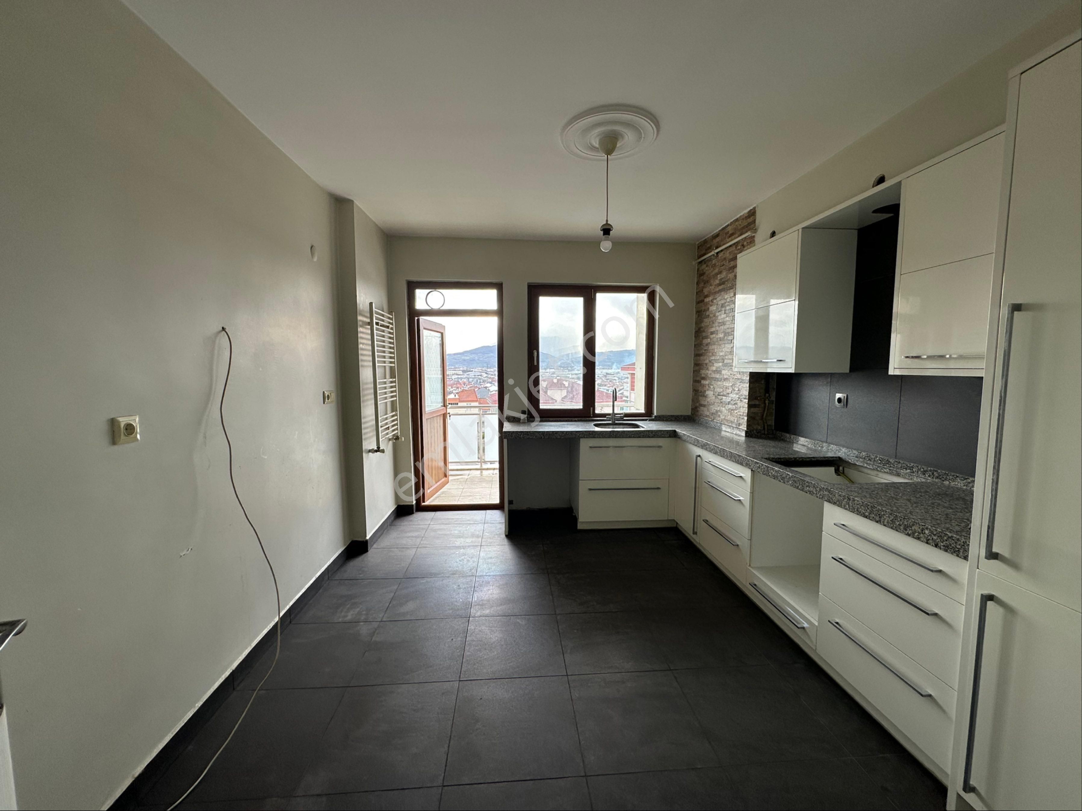 Roma' Dan Yeni Mahalle' De Site İçi Kiralık Daire - Görsel 6